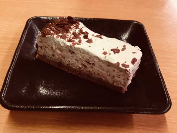 スシロースイーツ　チョコミントアイスケーキ
